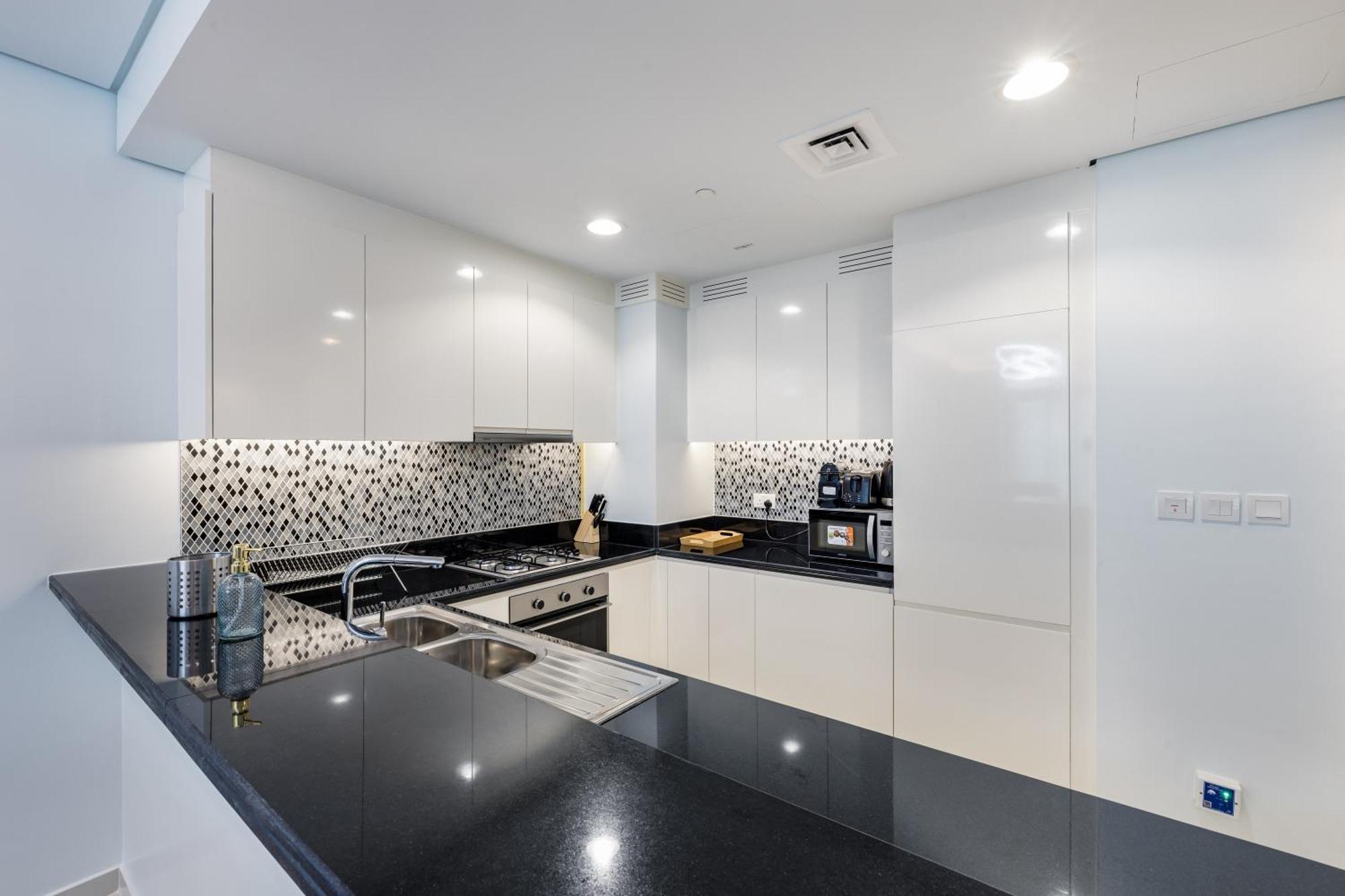 Apartamento Aliving Luxe 2Br With Burj Khalifa View Infinity Pool Midtown-4704 Dubái Exterior foto